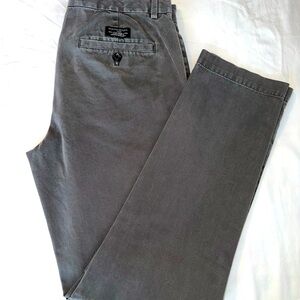 Banana Republic Fulton chino